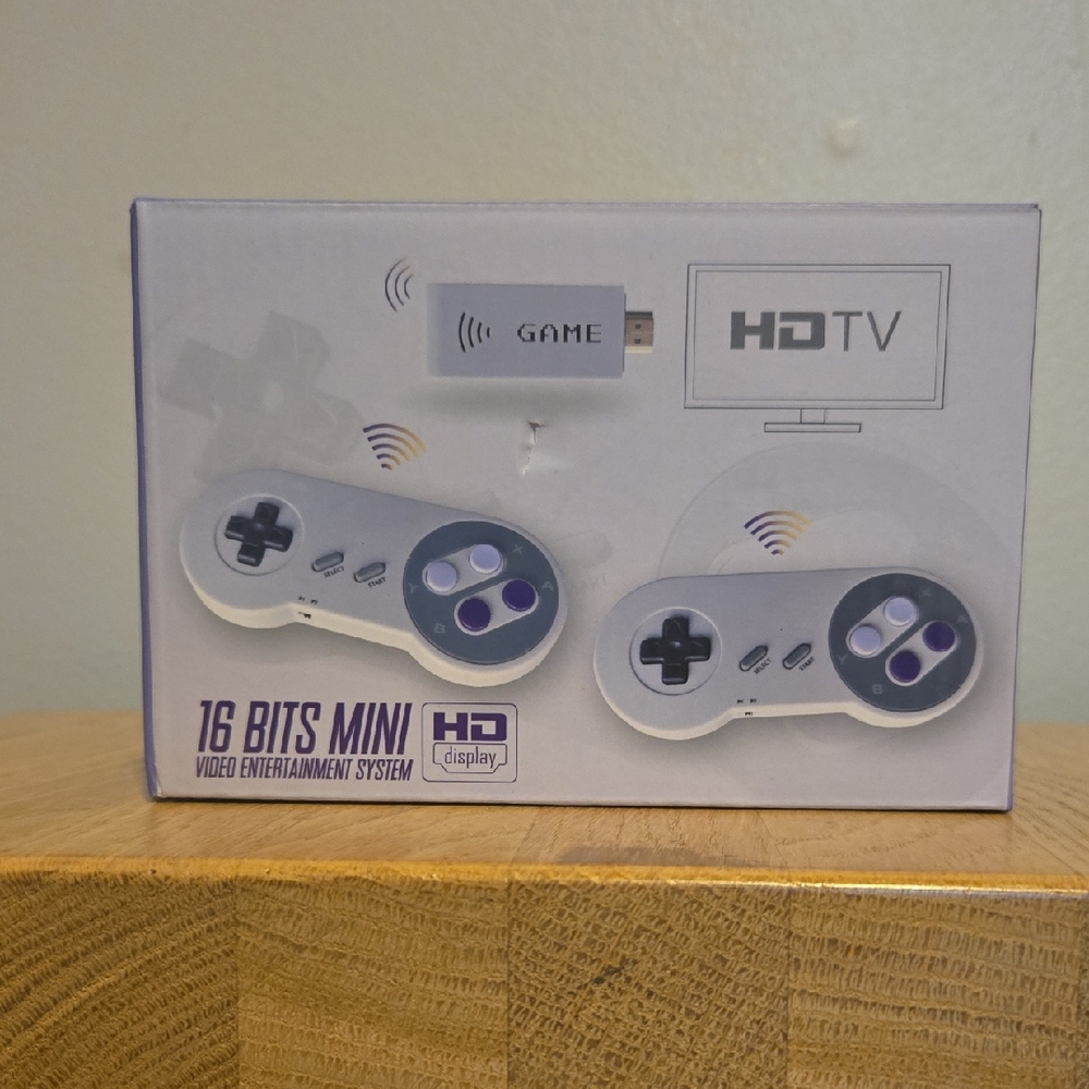 SF900 16 Retro Game Bits Mini Video Entertainment System - Gray - Picture 2 of 5